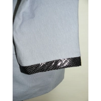 Bluzka kimono z dekoltem odszytym wężową skórką - szara